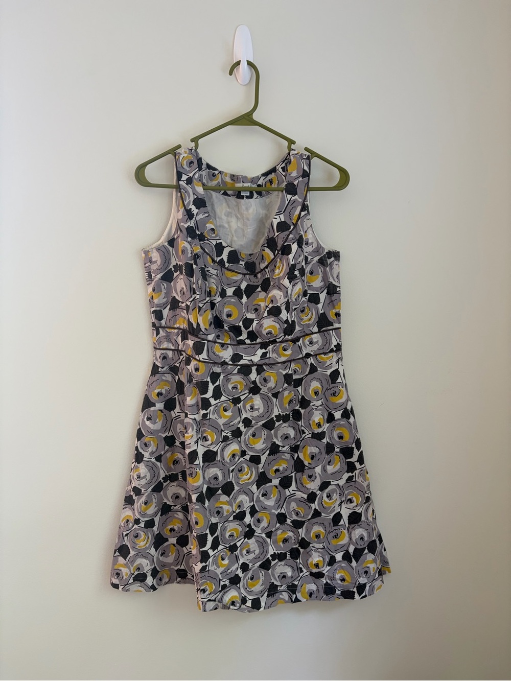 Boden Girls Sleeveless Floral Print Dress in Black, Gray & Yellow